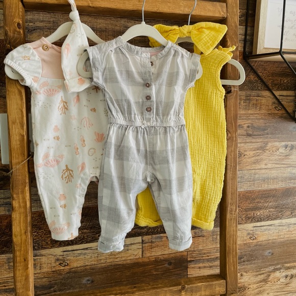 Baby girl bundle - Picture 2 of 2